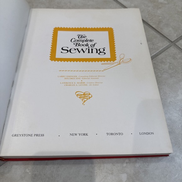 VTG It's Easy To Sew Knit And Stretch Fabric 1977 & Complete Book Of Sewing 1972 - Picture 7 of 12